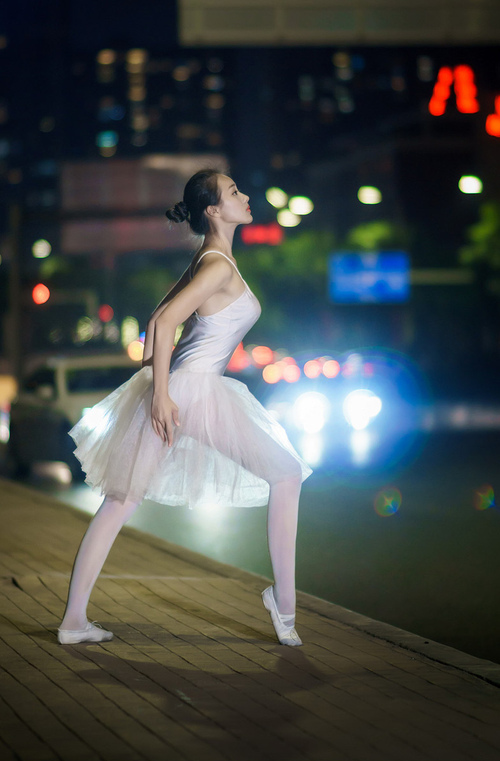 中国男篮再度出征力争亚洲之巅，中国男篮再度出征力争亚洲之巅是哪一年