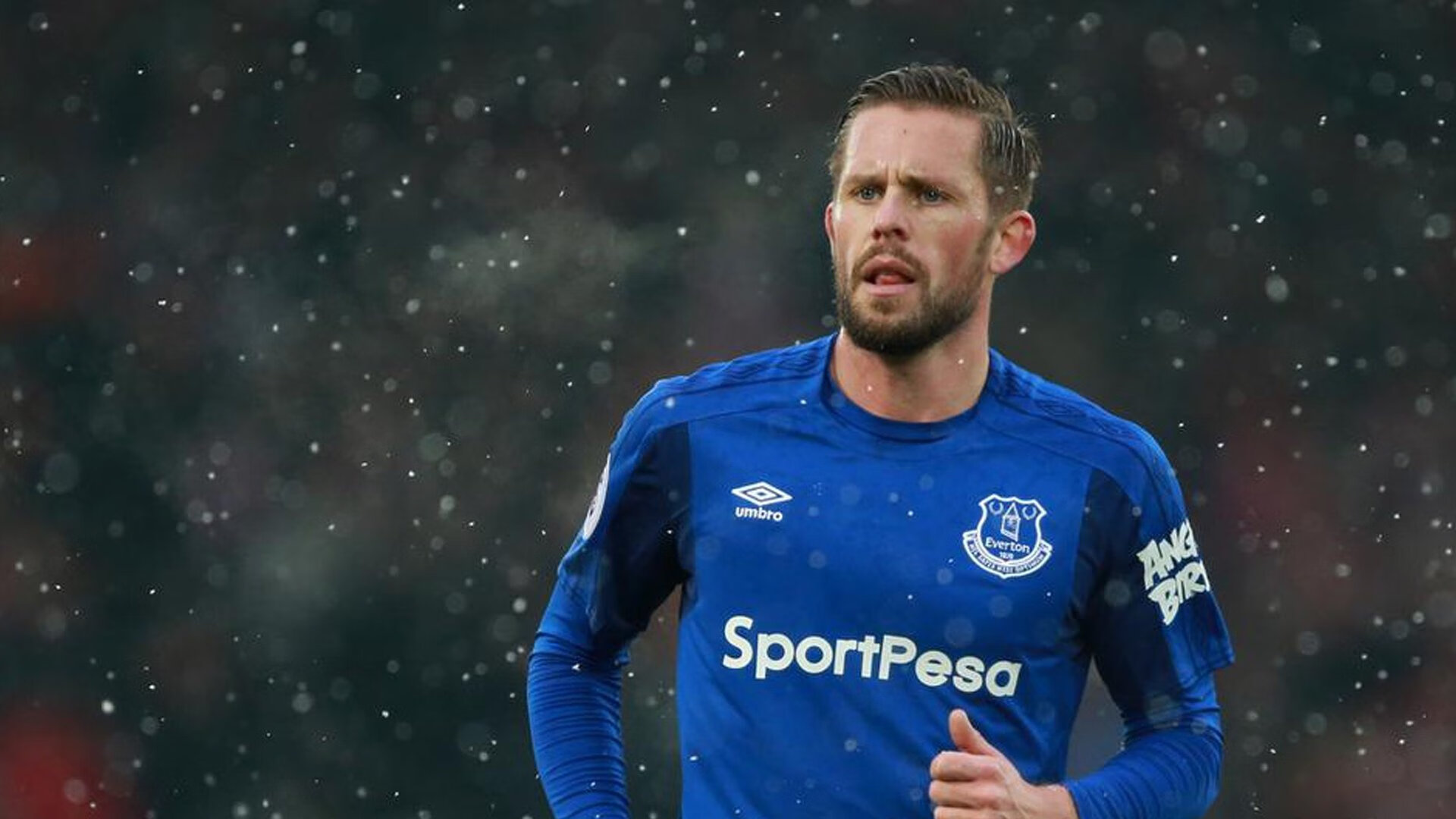 7成进球靠一人?曼城3-1逆转黑马,哈兰德梅开二度10轮轰13球,曼城引援哈兰德